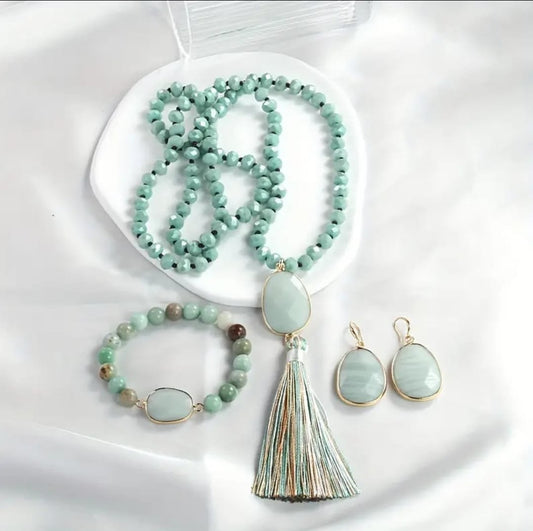 طقم الأحجار الكريمة الطبيعية (8 مم): ثلاثية الأناقة عقد وسوار وقلادة وأقراط!