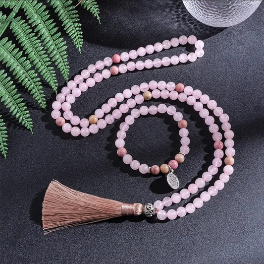 طقم القلادة البوهيمية من الكوارتز الوردي والرودوليت (8 مم)